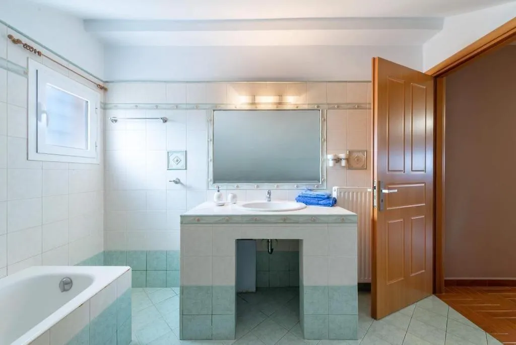 De Bosset Two-Storey Apartment Argostoli